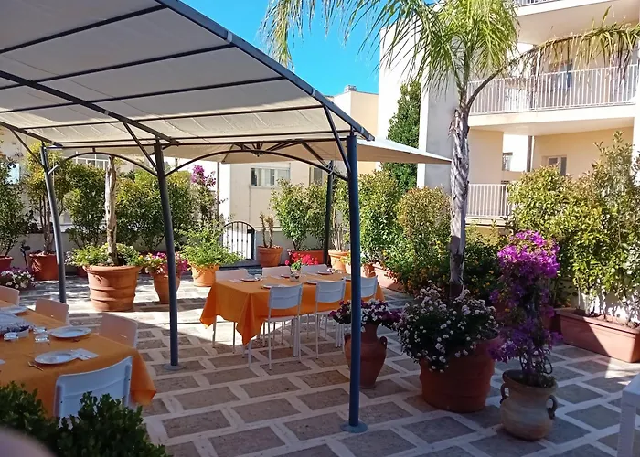 Mediterraneo Oda ve Kahvaltı 4*